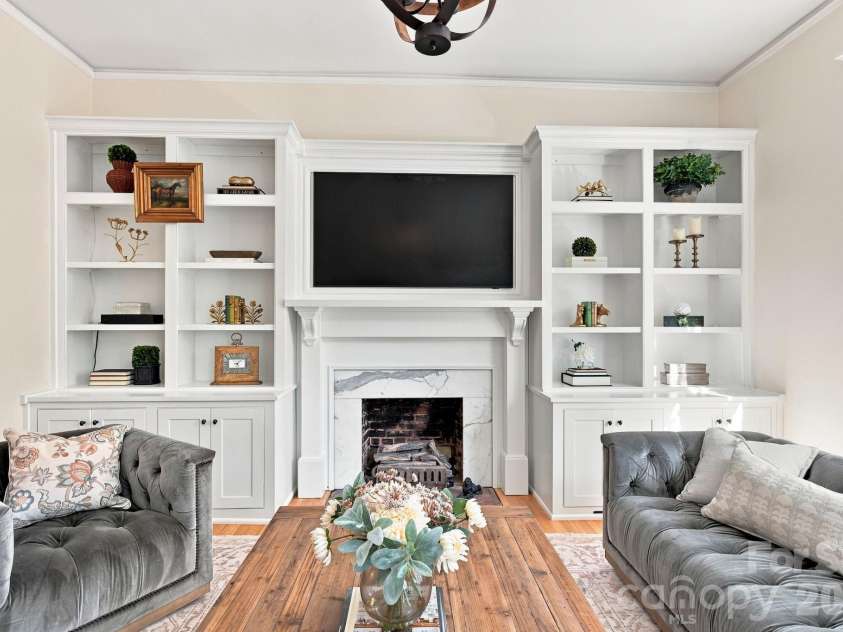 559 Main Street, Davidson, NC 28036.  MLS# CAR4412732, YatesRealty ID 45899. 