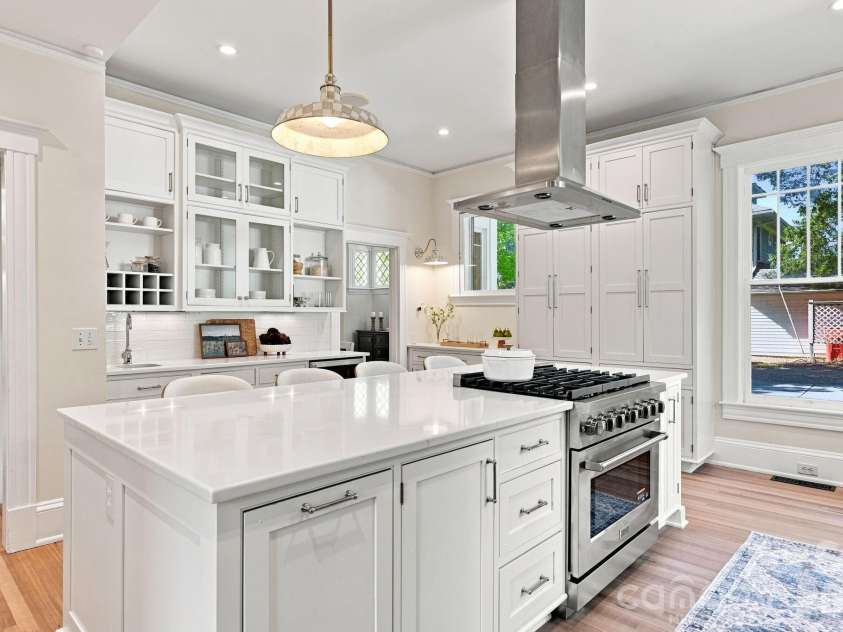 559 Main Street, Davidson, NC 28036.  MLS# CAR4412732, YatesRealty ID 45899. 
