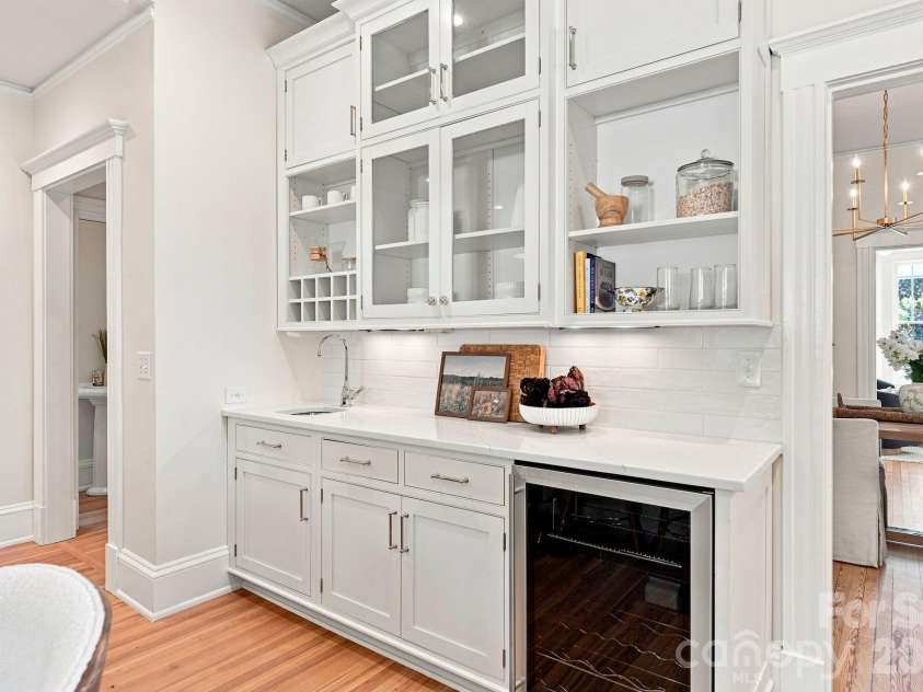 559 Main Street, Davidson, NC 28036.  MLS# CAR4412732, YatesRealty ID 45899. 