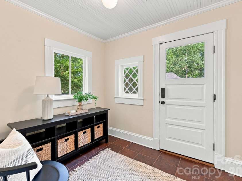 559 Main Street, Davidson, NC 28036.  MLS# CAR4412732, YatesRealty ID 45899. 