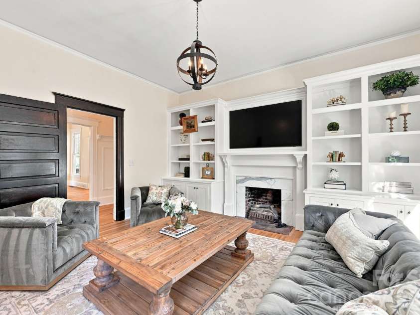 559 Main Street, Davidson, NC 28036.  MLS# CAR4412732, YatesRealty ID 45899. Library with door to wrap around desk