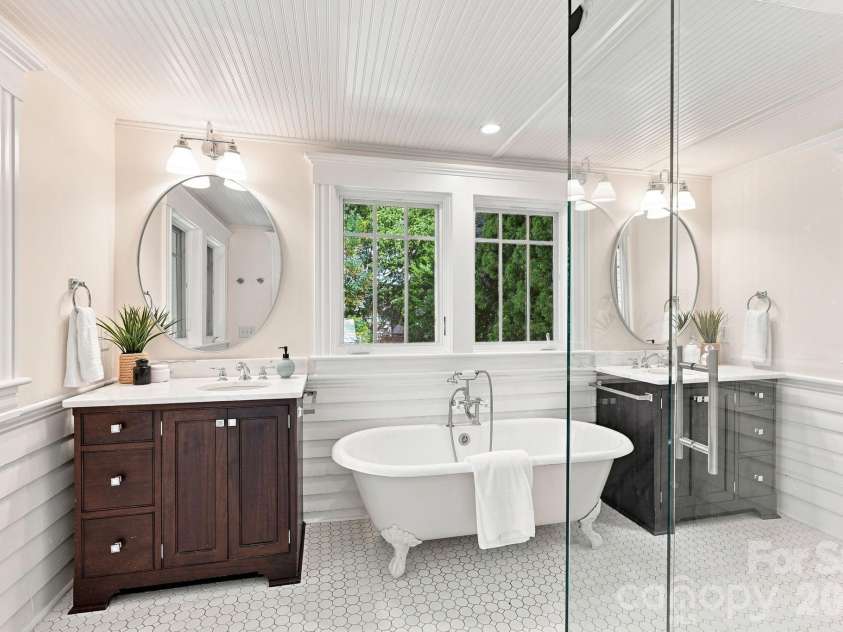559 Main Street, Davidson, NC 28036.  MLS# CAR4412732, YatesRealty ID 45899. Primary Bath