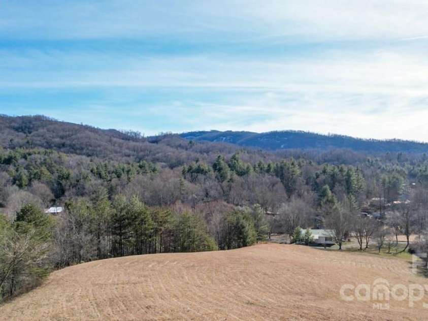 66 Fox Branch Road, Fairview, NC 28730.  MLS# CAR4103301, YatesRealty ID 459. 