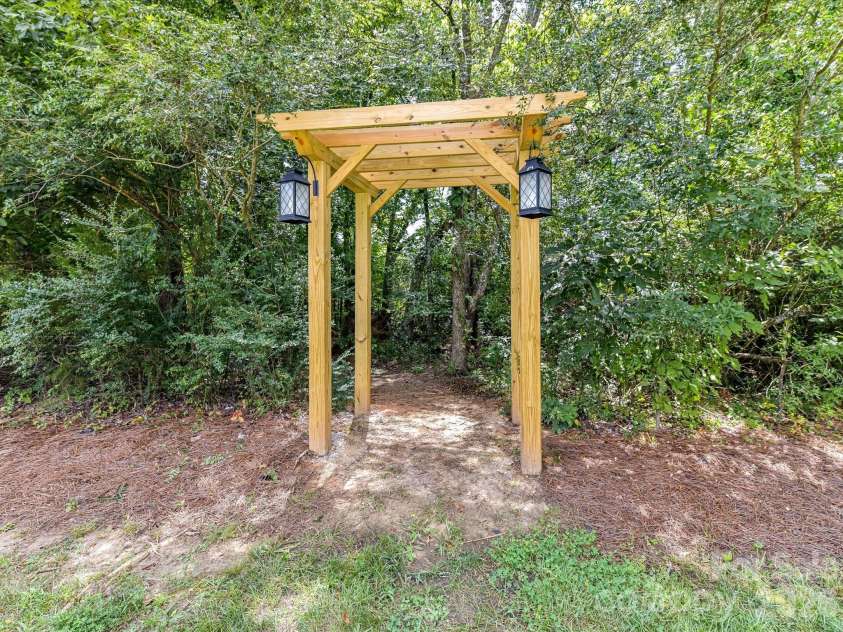 7275 Flowes Store Road, Concord, NC 28025.  MLS# CAR4412208, YatesRealty ID 45900. 