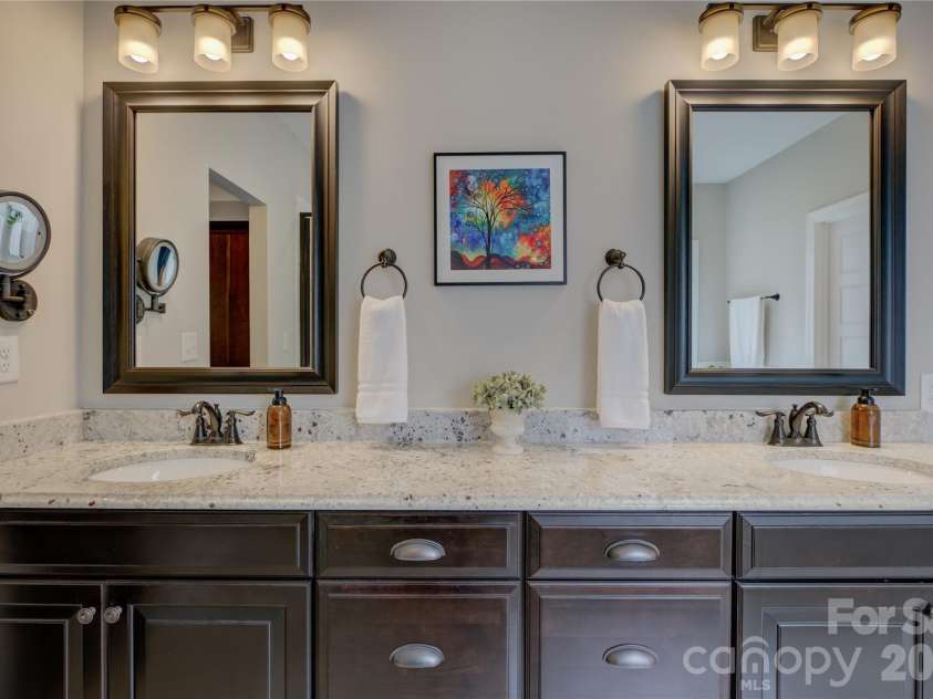 17615 Caddy Court, Charlotte, NC 28278.  MLS# CAR4412458, YatesRealty ID 45901. 