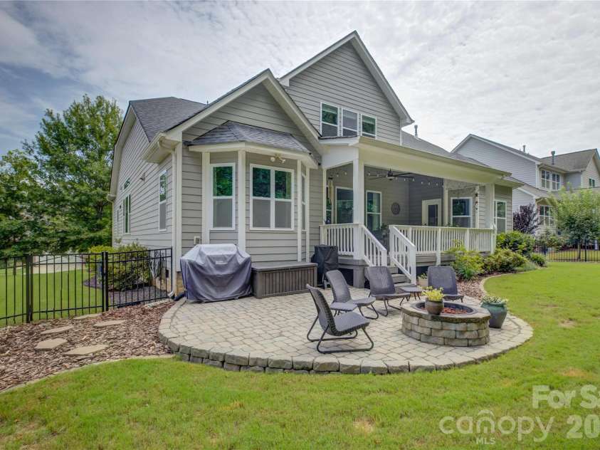 17615 Caddy Court, Charlotte, NC 28278.  MLS# CAR4412458, YatesRealty ID 45901. 