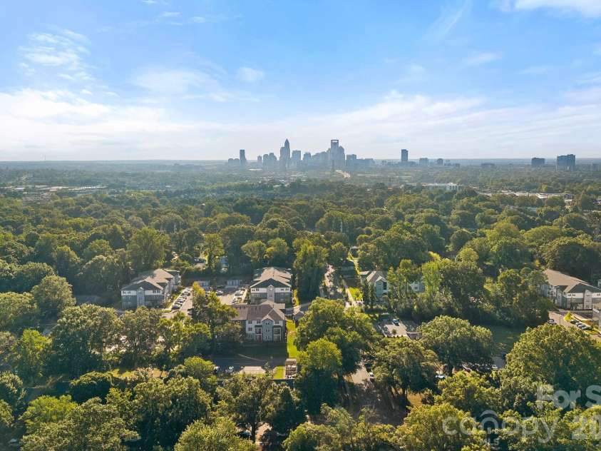 2561 Lumina Avenue, Charlotte, NC 28208.  MLS# CAR4412298, YatesRealty ID 45902. 