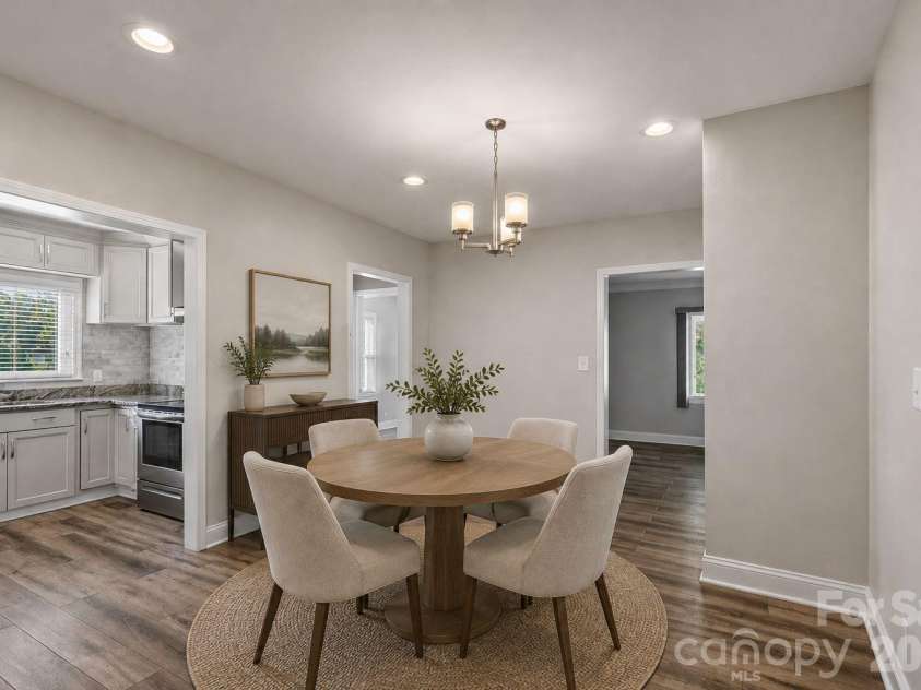 2561 Lumina Avenue, Charlotte, NC 28208.  MLS# CAR4412298, YatesRealty ID 45902. Dining room
