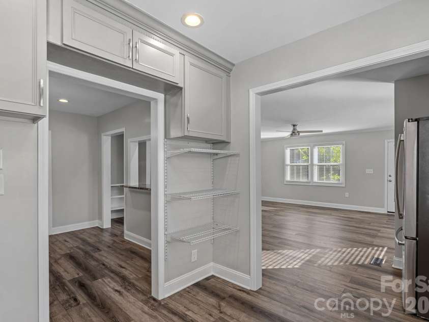 2561 Lumina Avenue, Charlotte, NC 28208.  MLS# CAR4412298, YatesRealty ID 45902. Kitchen