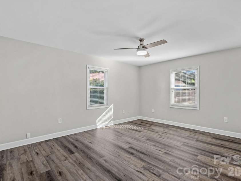 2561 Lumina Avenue, Charlotte, NC 28208.  MLS# CAR4412298, YatesRealty ID 45902. Primary Bedroom