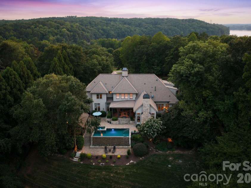 10220 Wildlife Road, Charlotte, NC 28278.  MLS# CAR4411726, YatesRealty ID 45905. 