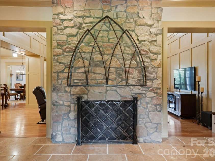 10220 Wildlife Road, Charlotte, NC 28278.  MLS# CAR4411726, YatesRealty ID 45905. 