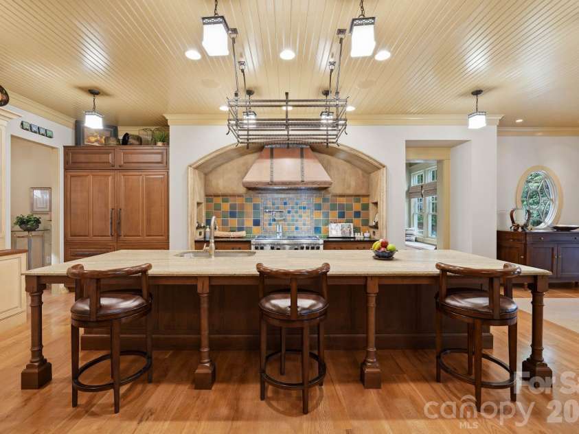 10220 Wildlife Road, Charlotte, NC 28278.  MLS# CAR4411726, YatesRealty ID 45905. 