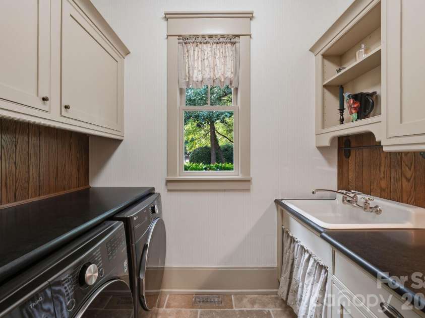 10220 Wildlife Road, Charlotte, NC 28278.  MLS# CAR4411726, YatesRealty ID 45905. 