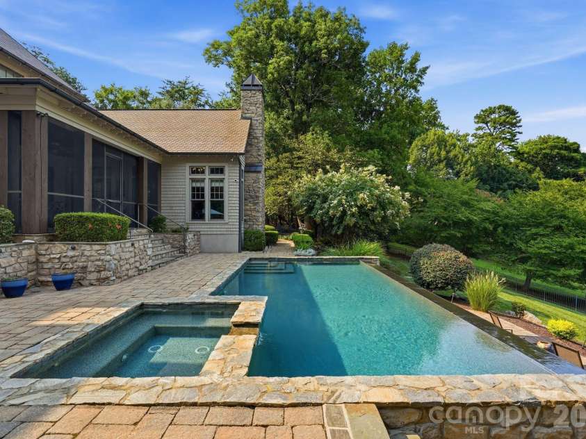 10220 Wildlife Road, Charlotte, NC 28278.  MLS# CAR4411726, YatesRealty ID 45905. 