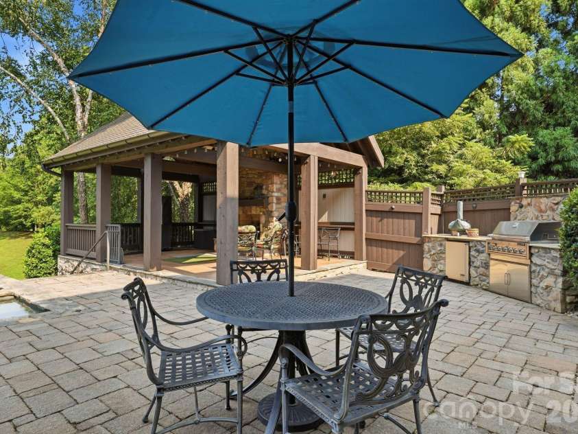 10220 Wildlife Road, Charlotte, NC 28278.  MLS# CAR4411726, YatesRealty ID 45905. 