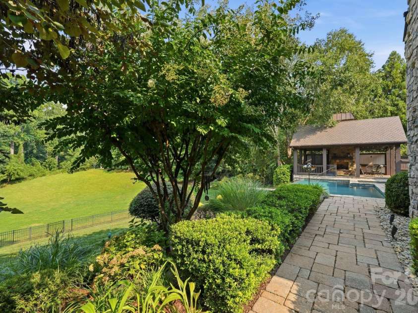 10220 Wildlife Road, Charlotte, NC 28278.  MLS# CAR4411726, YatesRealty ID 45905. 