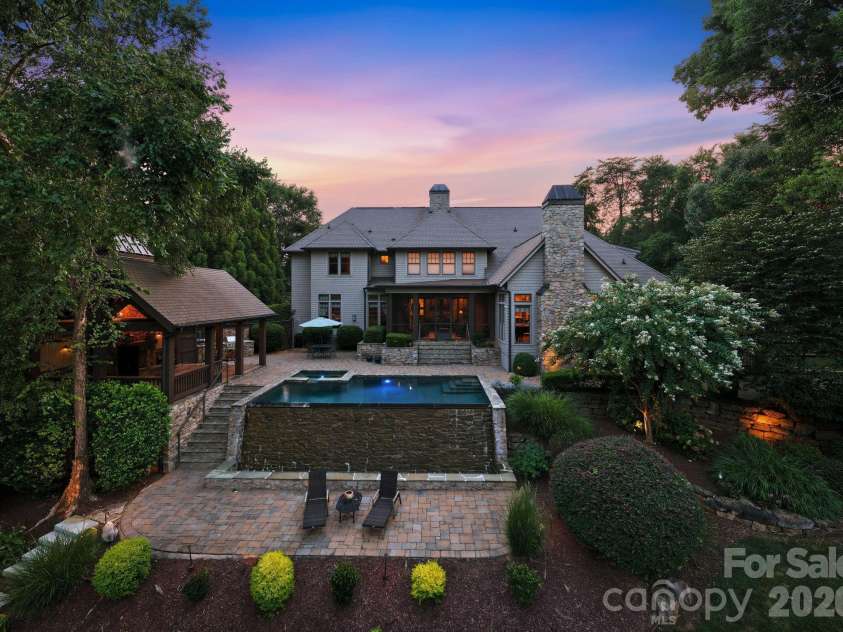 10220 Wildlife Road, Charlotte, NC 28278.  MLS# CAR4411726, YatesRealty ID 45905. 