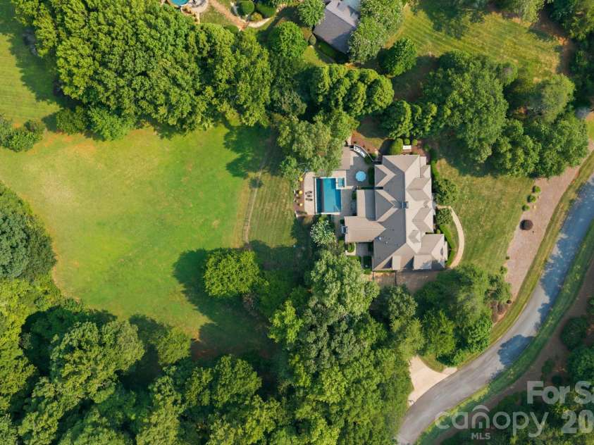 10220 Wildlife Road, Charlotte, NC 28278.  MLS# CAR4411726, YatesRealty ID 45905. 