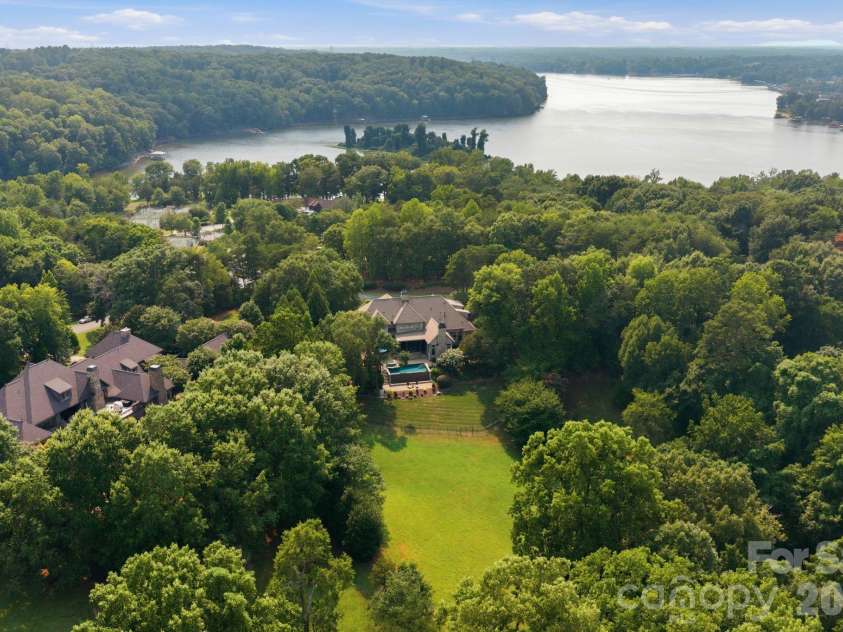 10220 Wildlife Road, Charlotte, NC 28278.  MLS# CAR4411726, YatesRealty ID 45905. 