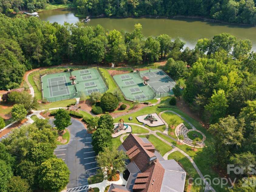 10220 Wildlife Road, Charlotte, NC 28278.  MLS# CAR4411726, YatesRealty ID 45905. 
