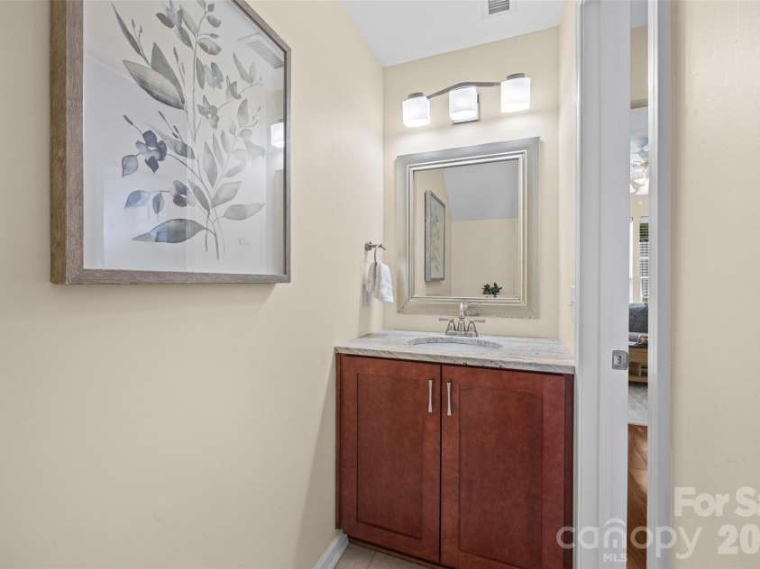2139 Kaybird Lane, Charlotte, NC 28270.  MLS# CAR4411622, YatesRealty ID 45906. Powder room
