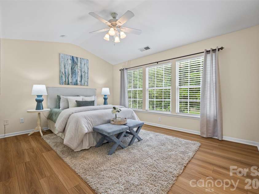 2139 Kaybird Lane, Charlotte, NC 28270.  MLS# CAR4411622, YatesRealty ID 45906. Spacious primary suite