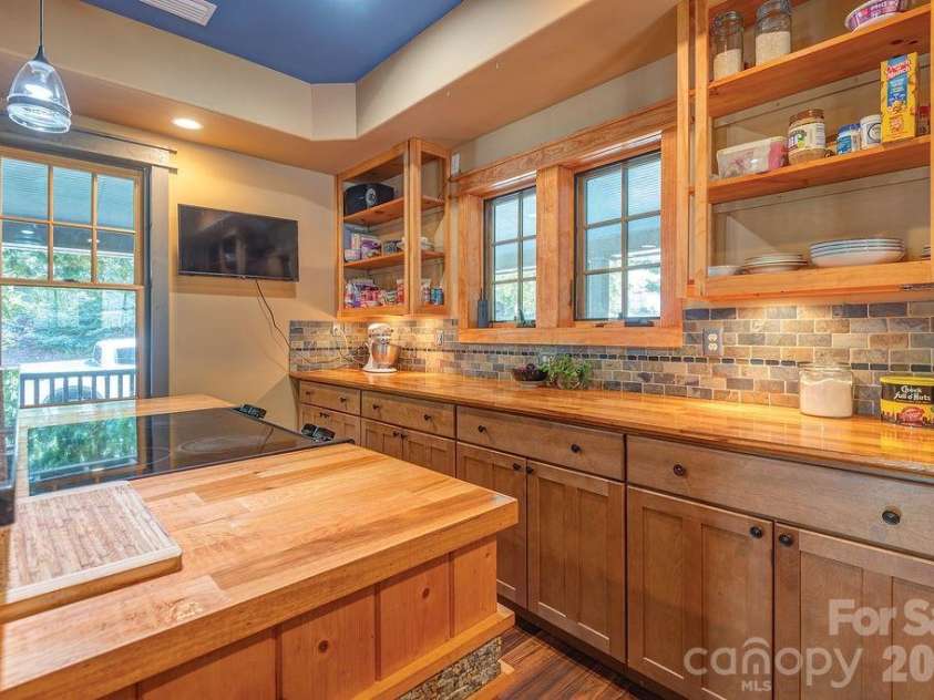 78 Flint Street, Asheville, NC 28801.  MLS# CAR4411908, YatesRealty ID 45907. 
