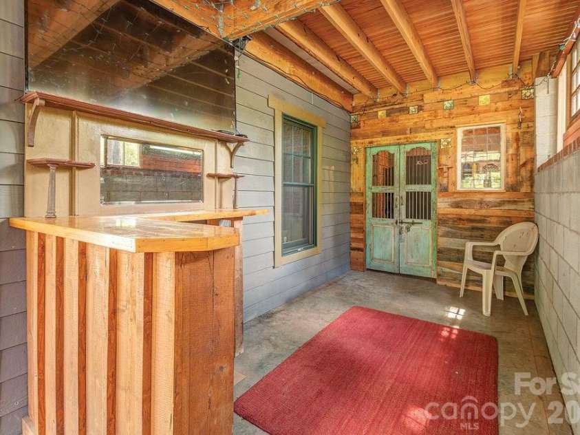 78 Flint Street, Asheville, NC 28801.  MLS# CAR4411908, YatesRealty ID 45907. 