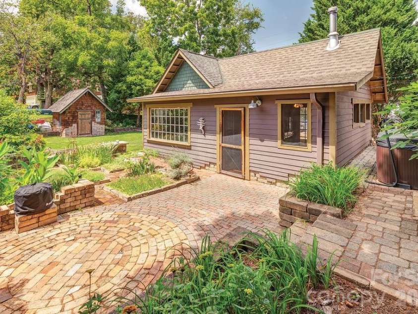 78 Flint Street, Asheville, NC 28801.  MLS# CAR4411908, YatesRealty ID 45907. 