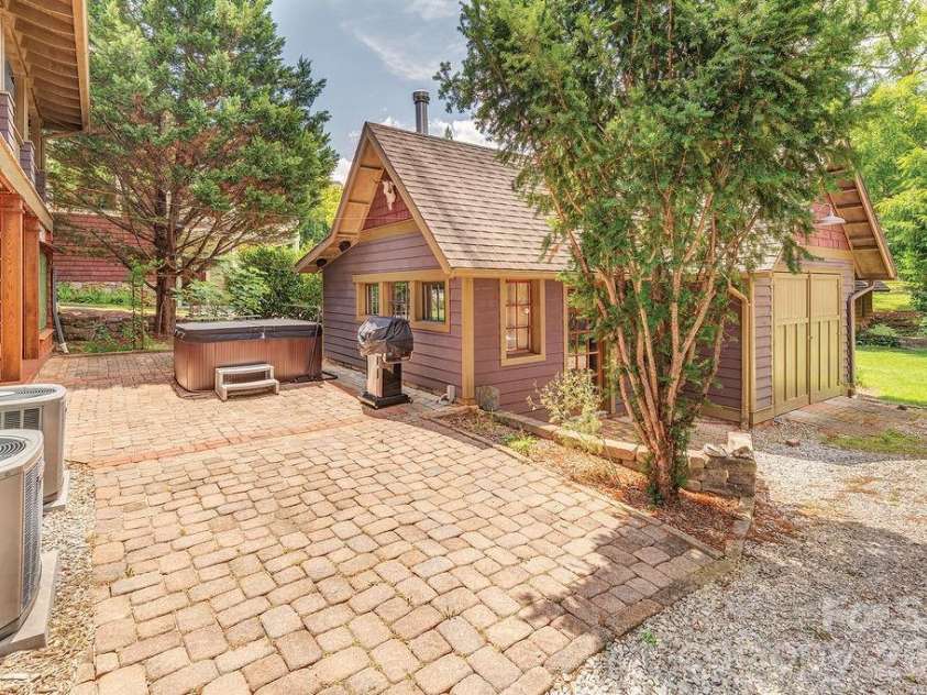 78 Flint Street, Asheville, NC 28801.  MLS# CAR4411908, YatesRealty ID 45907. Concrete Patio