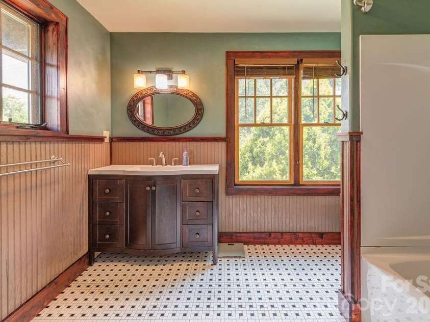 78 Flint Street, Asheville, NC 28801.  MLS# CAR4411908, YatesRealty ID 45907. Ensuite Bathroom
