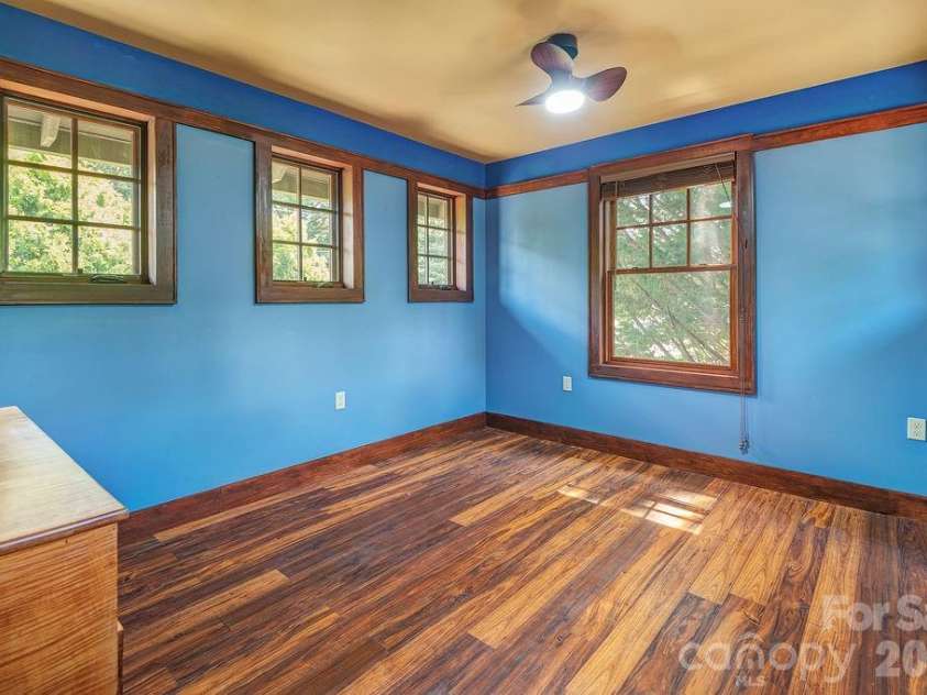 78 Flint Street, Asheville, NC 28801.  MLS# CAR4411908, YatesRealty ID 45907. Primary Upsatirs