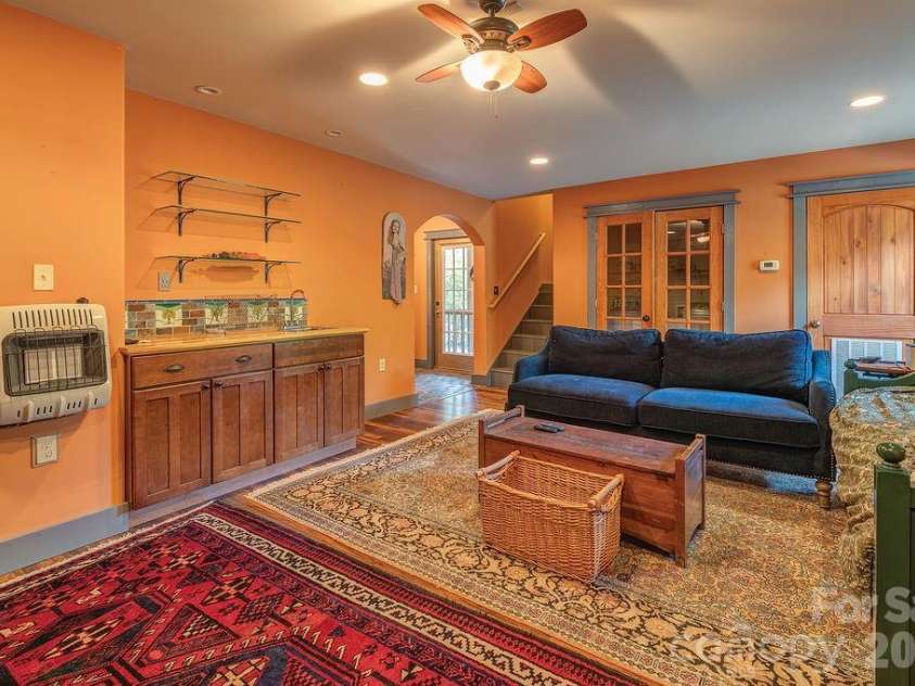 78 Flint Street, Asheville, NC 28801.  MLS# CAR4411908, YatesRealty ID 45907. Wet bar