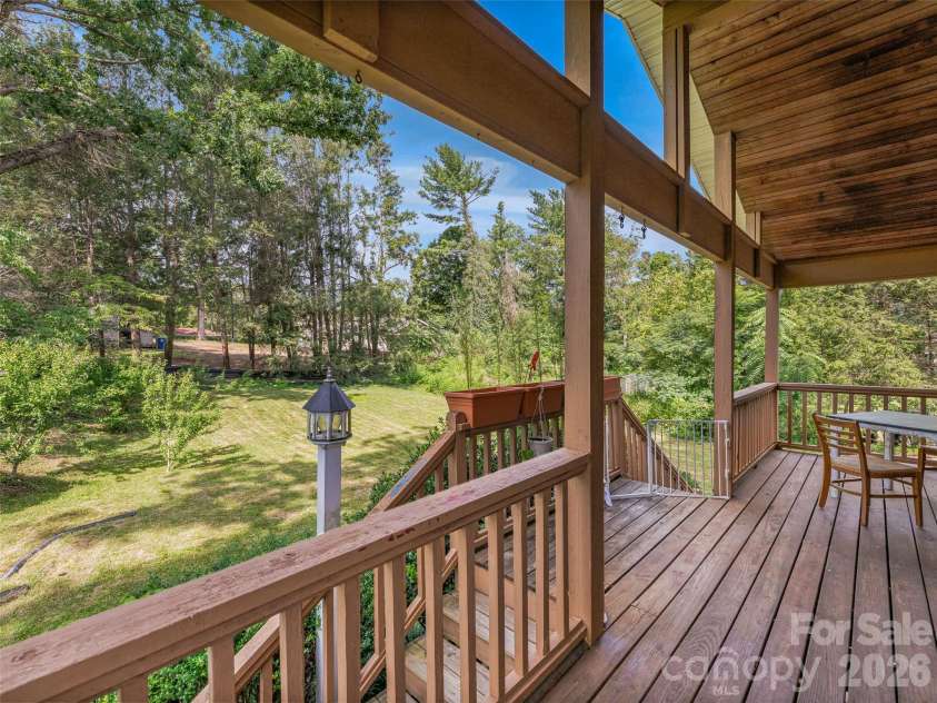 15 Lynnstone Court, Asheville, NC 28805.  MLS# CAR4411606, YatesRealty ID 45908. 