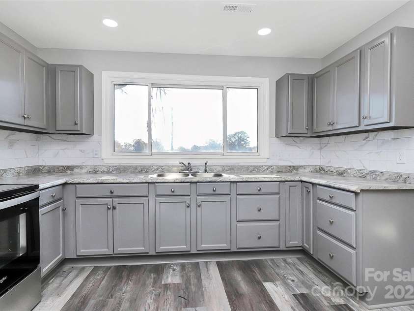 108 Lee Drive, Shelby, NC 28150.  MLS# CAR4322859, YatesRealty ID 4591. 