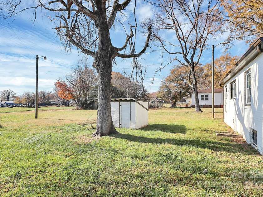 108 Lee Drive, Shelby, NC 28150.  MLS# CAR4322859, YatesRealty ID 4591. 