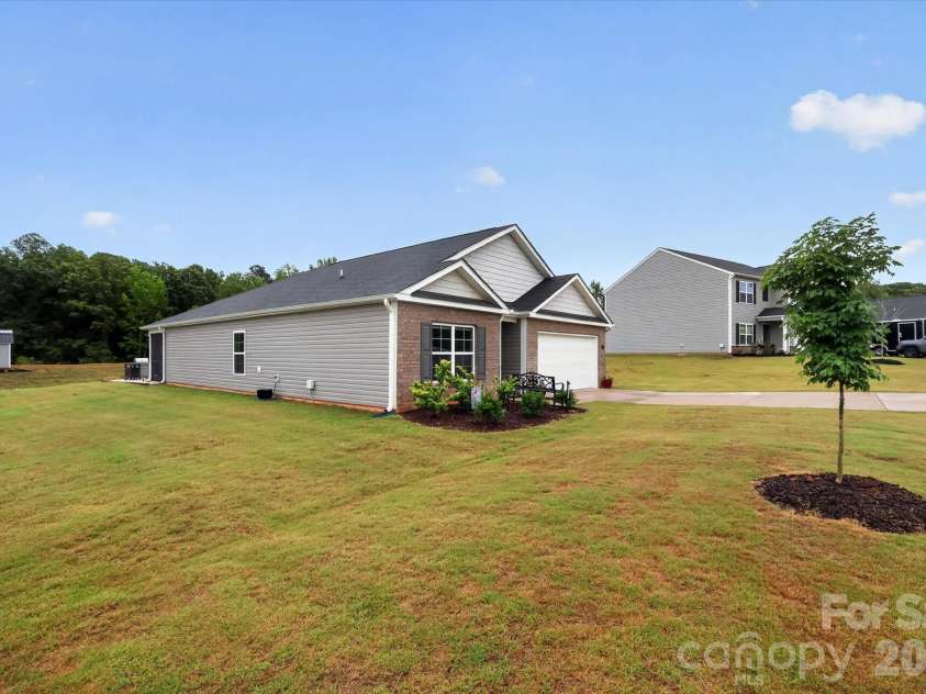 196 Beebop Lane, Lexington, NC 27295.  MLS# CAR4410198, YatesRealty ID 45912. 