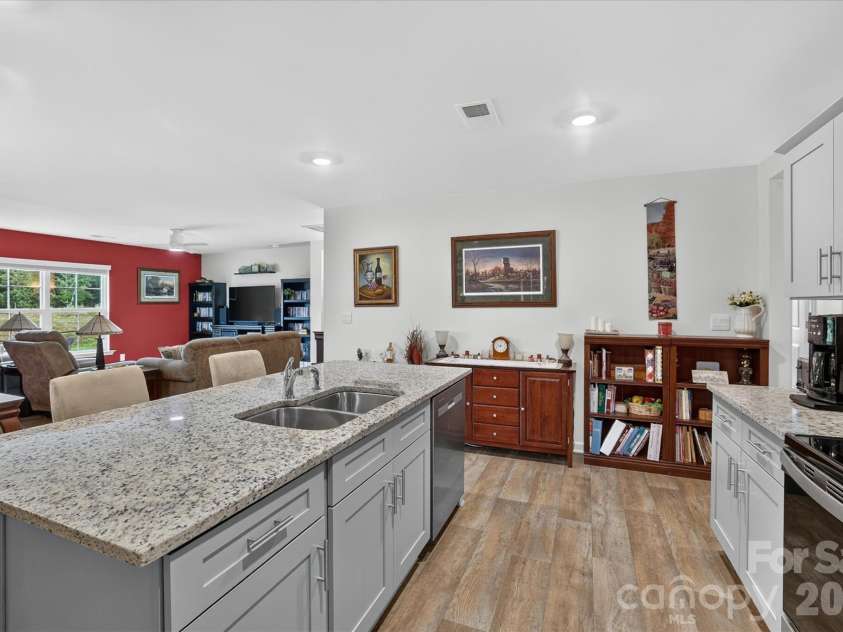 196 Beebop Lane, Lexington, NC 27295.  MLS# CAR4410198, YatesRealty ID 45912. 