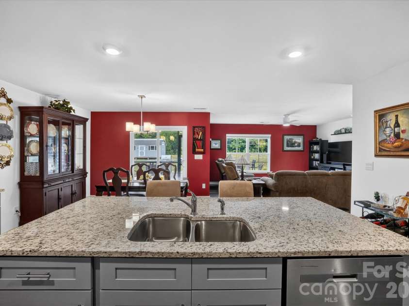 196 Beebop Lane, Lexington, NC 27295.  MLS# CAR4410198, YatesRealty ID 45912. 