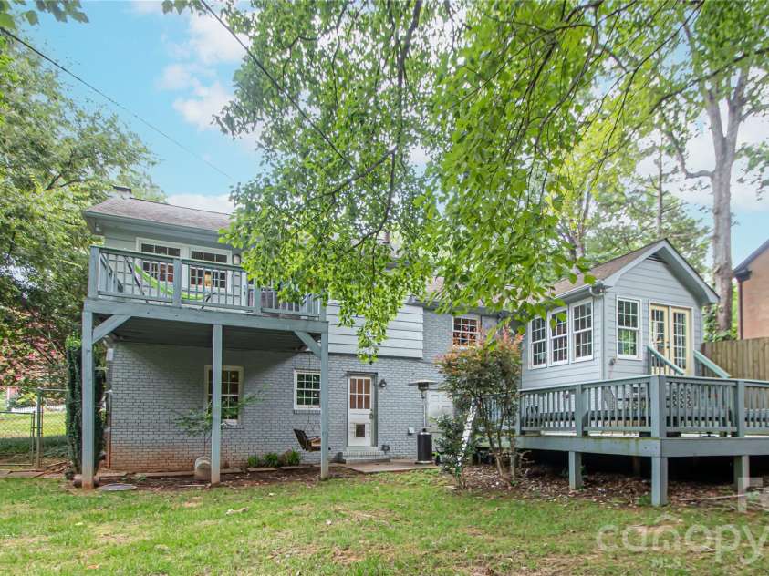6836 Ronda Avenue, Charlotte, NC 28211.  MLS# CAR4406123, YatesRealty ID 45916. 