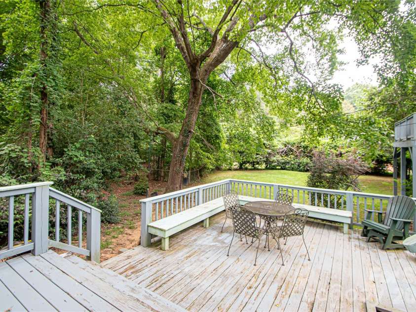 6836 Ronda Avenue, Charlotte, NC 28211.  MLS# CAR4406123, YatesRealty ID 45916. 