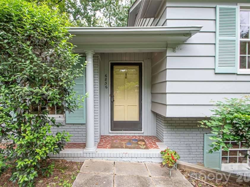 6836 Ronda Avenue, Charlotte, NC 28211.  MLS# CAR4406123, YatesRealty ID 45916. 