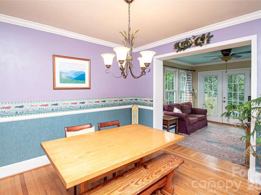 6836 Ronda Avenue, Charlotte, NC 28211.  MLS# CAR4406123, YatesRealty ID 45916. 
