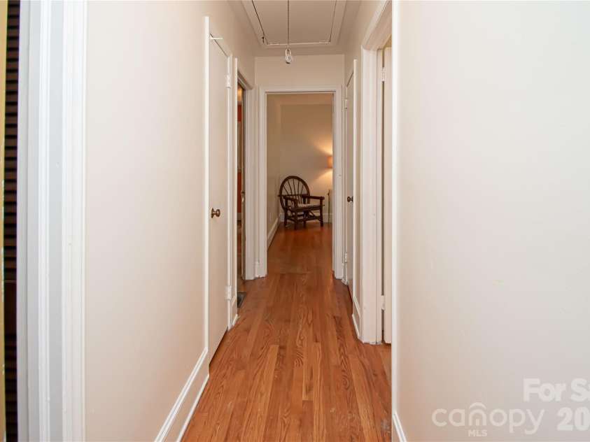 6836 Ronda Avenue, Charlotte, NC 28211.  MLS# CAR4406123, YatesRealty ID 45916. 