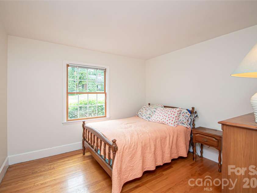 6836 Ronda Avenue, Charlotte, NC 28211.  MLS# CAR4406123, YatesRealty ID 45916. 