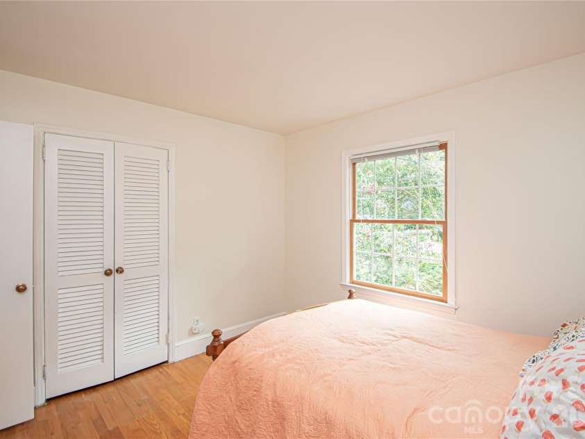 6836 Ronda Avenue, Charlotte, NC 28211.  MLS# CAR4406123, YatesRealty ID 45916. 