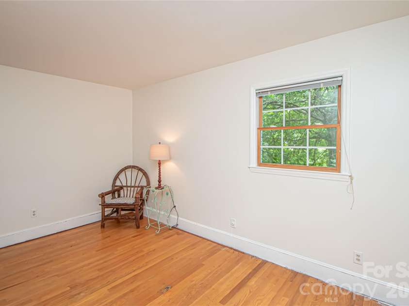 6836 Ronda Avenue, Charlotte, NC 28211.  MLS# CAR4406123, YatesRealty ID 45916. 