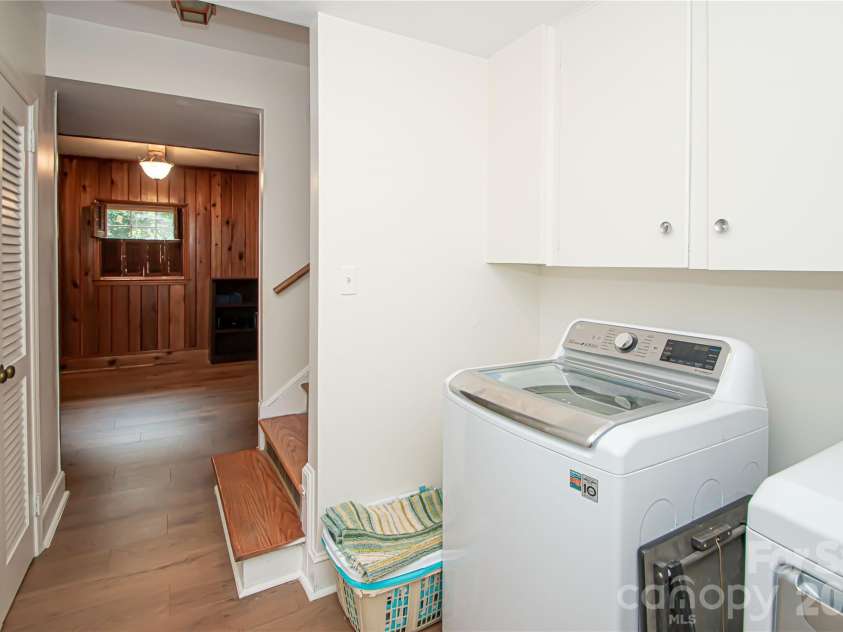 6836 Ronda Avenue, Charlotte, NC 28211.  MLS# CAR4406123, YatesRealty ID 45916. 