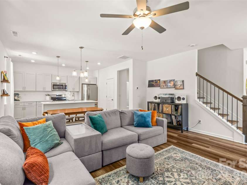 1913 Marlwood Circle, Charlotte, NC 28227.  MLS# CAR4407979, YatesRealty ID 45917. Open Layout